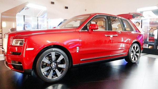롤스로이스가 브랜드 최초의 SUV ‘컬리넌’을 국내 공식 출시했다.
