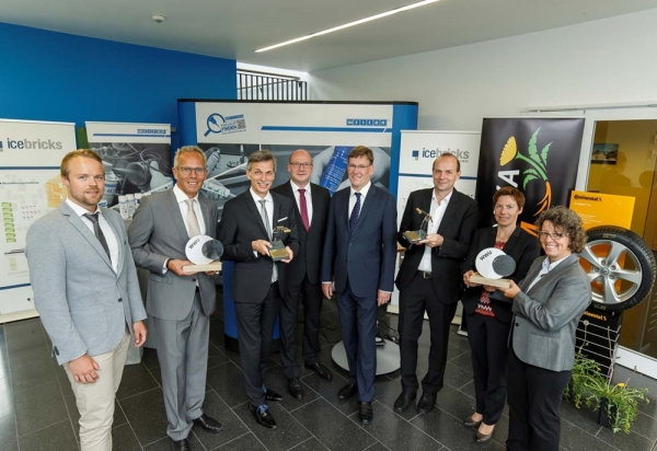 세계적인 타이어기업 콘티넨탈이 민들레 타이어 (타락사고무) 연구로 독일 뮌스터대학교 트랜스퍼상 수상했다고 밝혔다.