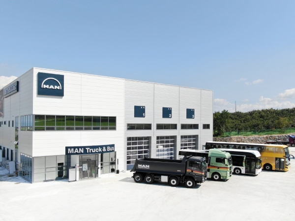 만트럭버스코리아가 전북지역 서비스를 강화하고 고객들의 편의와 서비스 만족도 향상을 위해 전주센터를 신규 오픈했다고 밝혔다.