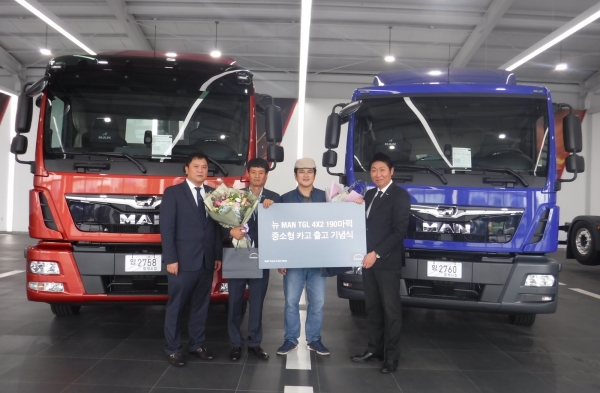 만트럭버스코리아가 3.5t 중소형 트럭 '뉴 MAN TGL'의 고객 인도를 시작했다고 밝혔다.