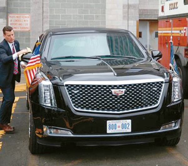 세계 최고 수준의 방호능력을 자랑하는 미국 대통령의 의전차량 차세대 '캐딜락 원'이 뉴욕에서 최초로 포착됐다.
