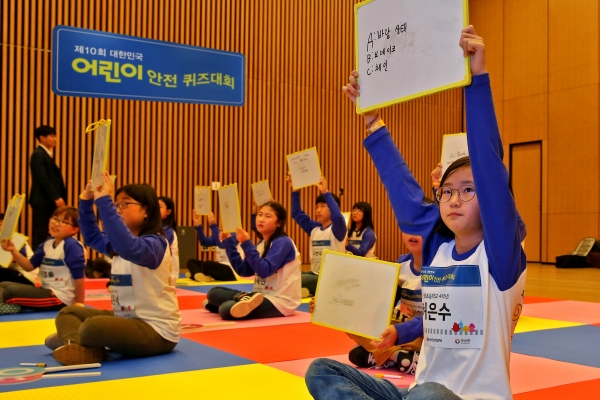 현대차가 '제 10회 대한민국 어린이 안전 퀴즈대회’ 본선대회를 현대 모터스튜디오 고양에서 개최했다고 밝혔다.