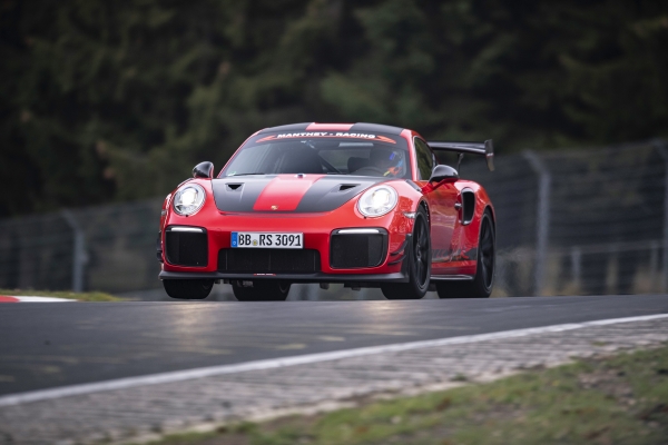 포르쉐 ‘911 GT2 RS MR' 뉘르부르크링 랩타임 신기록 달성