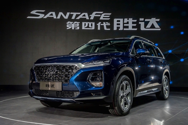 현대차가 ‘2018 광저우 국제모터쇼’에서 중국형 신형 싼타페 ‘제4세대 셩다(第四代胜达)’를 최초로 공개했다고 밝혔다.