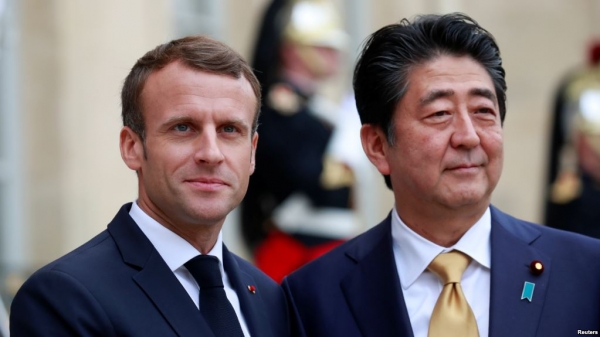 마크롱 프랑스 대통령과 아베 일본 총리가 르노닛산미쓰비시 얼라이언스의 현 사태를 논의하기 위해 정상회담을 갖는다.
