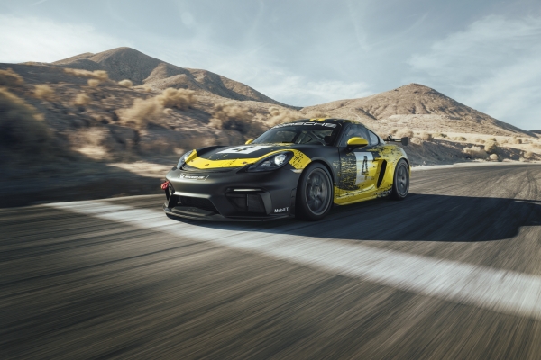 포르쉐 AG가 카이맨 GT4 클럽스포츠 출시 이후 3년 만에 신형 ‘718 카이맨 GT4 클럽스포츠’를 새롭게 선보인다.