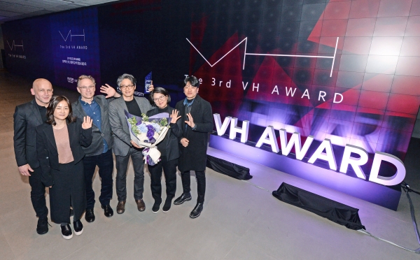 현대차그룹이 현대차그룹 인재개발원 마북캠퍼스에서 미디어아트 작품 공모전 ‘제 3회 VH 어워드(VH Award)’ 시상식을 개최했다고 밝혔다.