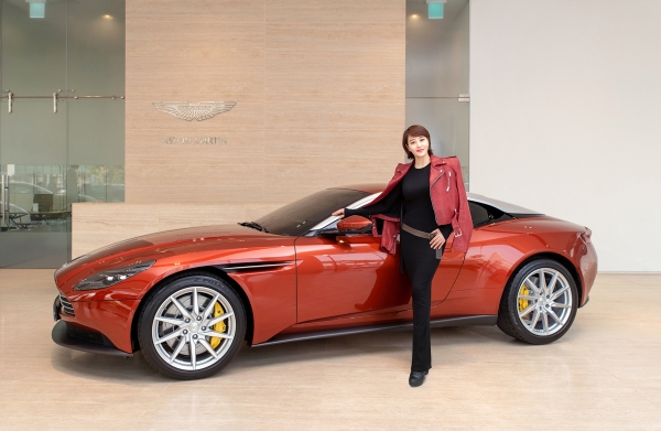 애스턴마틴을 공식 수입하는 기흥인터내셔널이 대표 차종 ‘DB11 후원 프로그램’에 배우 김혜수를 선정했다고 밝혔다.