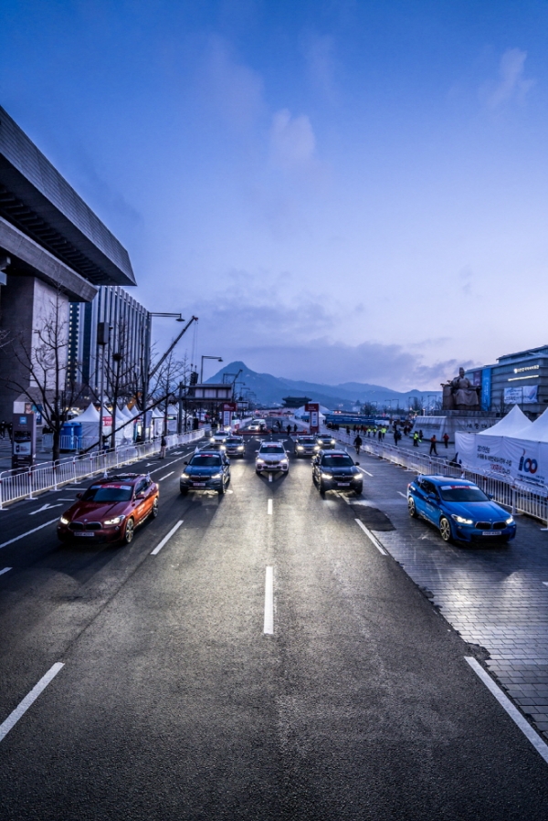 BMW 공식 딜러 도이치모터스가 '2019 서울국제마라톤'에 BMW X시리즈 전라인업차량을 지원했다고 밝혔다.