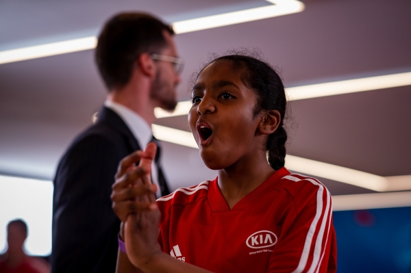 '2019 FIFA 프랑스 여자월드컵’ 기아 오피셜 매치볼 캐리어 프로그램에 선발된 어린이 요원의 모습