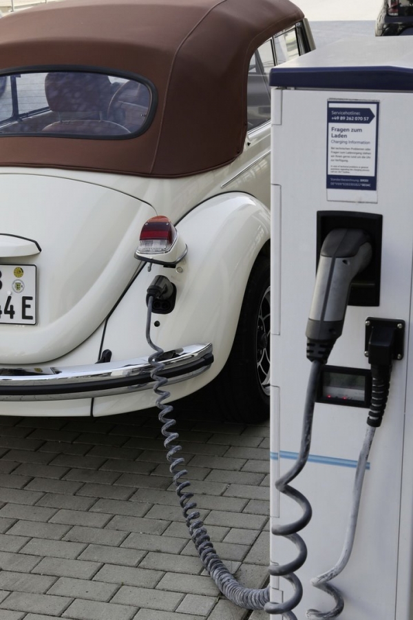 폭스바겐 올드 비틀의 전기차 버전 ’e-비틀(e-Beetle)‘