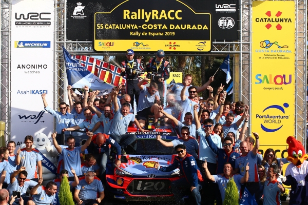 현대차가 월드랠리챔피언십(WRC) 스페인 랠리와 월드투어링카컵(WTCR) 일본 대회에서 동시에 우승, 모터스포츠 강자의 면모를 과시했다.