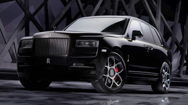 롤스로이스 고성능 SUV ‘컬리넌 블랙 배지’가 국내 출시를 앞두고 있다.