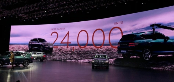 현대차가 제네시스 'GV80'의 연간 판매량을 2만4천대로 잡았다