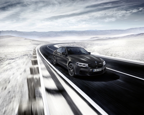 BMW 코리아가 온라인 한정판 모델 ‘M5 컴페티션 35주년 에디션’을 출시한다.