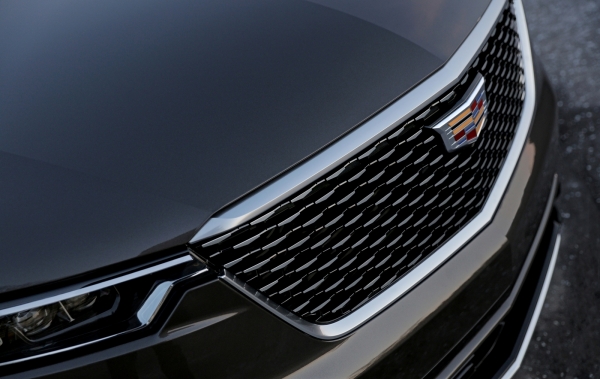 캐딜락코리아가 9일부터 새롭게 선보이는 럭셔리 대형 3열 SUV XT6 사전계약을 개시한다.