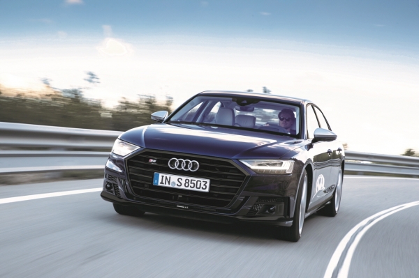 아우디코리아가 고성능 플래그십 세단, ‘더 뉴 아우디 S8 L TFSI(The new Audi S8 L TFSI)’를 오는 10일 출시한다.