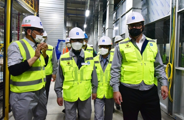 한국지엠 카허 카젬 사장이 창원 사업장을 다시 찾아 차세대 글로벌 신제품을 위한 창원 공장 내 진행되고 있는 투자 상황을 종합적으로 재점검했다.