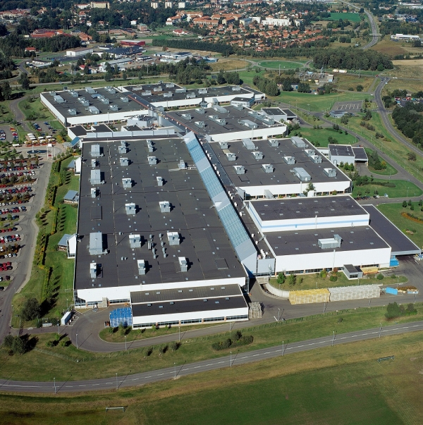 볼보자동차가 스웨덴 셰브데(Skövde)에 위치한 자사 엔진 공장에서 전기 모터 조립을 시작한다고 발표했다.