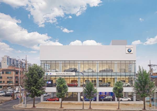 BMW 코리아 공식 딜러 삼천리 모터스가 BMW 안산 전시장을 신규 오픈했다.