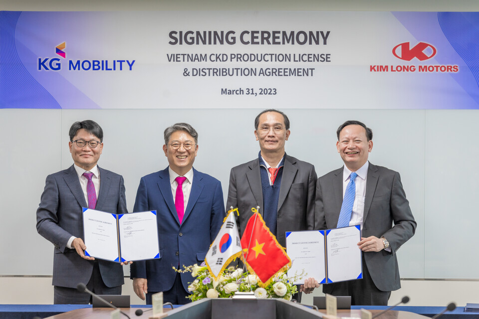 KG모빌리티가 베트남 FUTA(푸타) 그룹의 킴롱모터스(Kim Long Motors와 KD 생산 계약을 체결했다.