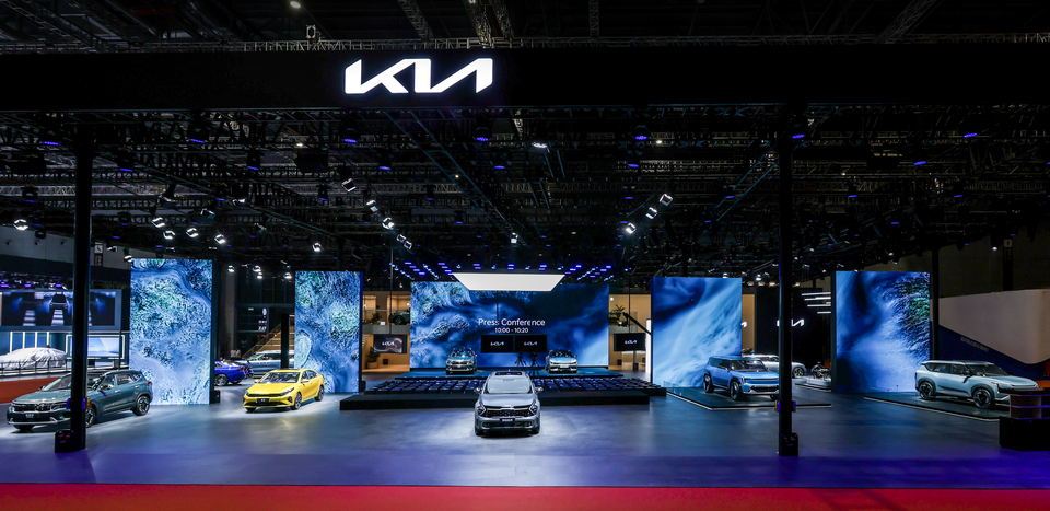 기아는 18일(현지시각) 중국 상하이 컨벤션 센터에서 개막한 ‘2023 상하이 국제 모터쇼’에서 중국 시장 대상의 전기차 비전을 공개하고 다양한 신차를 선보였다.