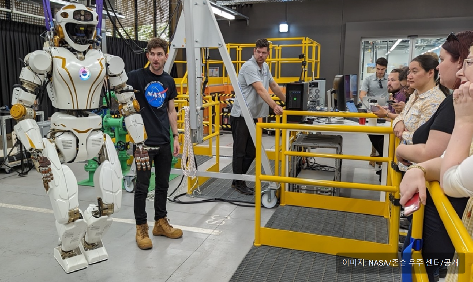 NASA의 이족보행로봇 '발키리'