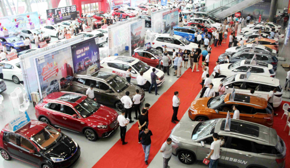 지난해 중국 신차 판매가 3천만대를 넘어섰다.