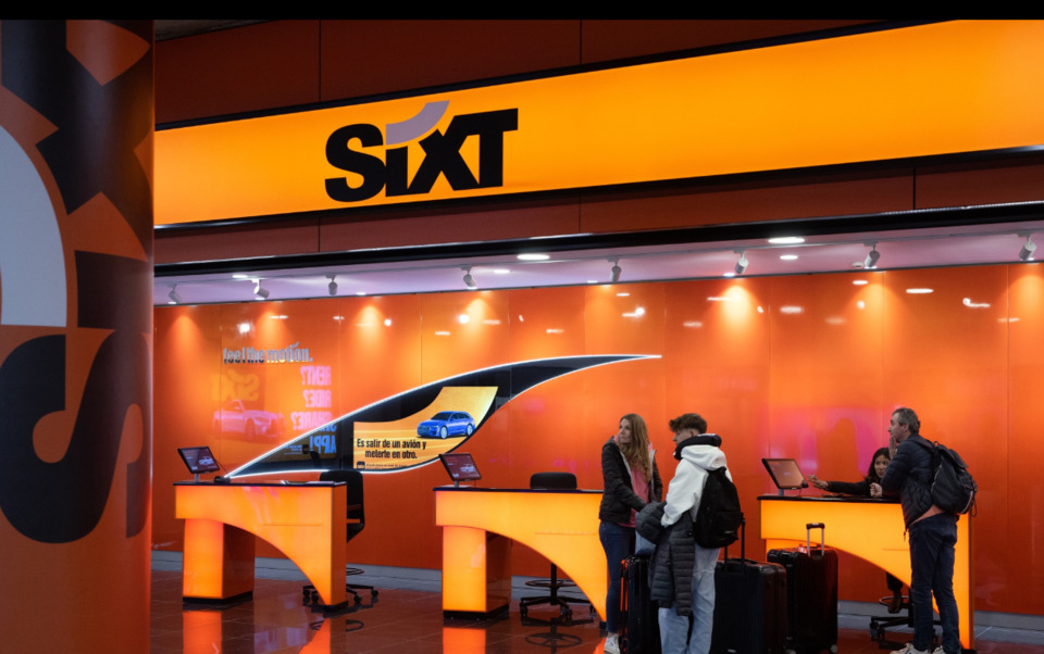 직스트(Sixt)가 향후 3년 동안 유럽 및 미국 자동차업체인 스텔란티스로부터 최대 25만대를 구매하는 계약을 체결했다.
