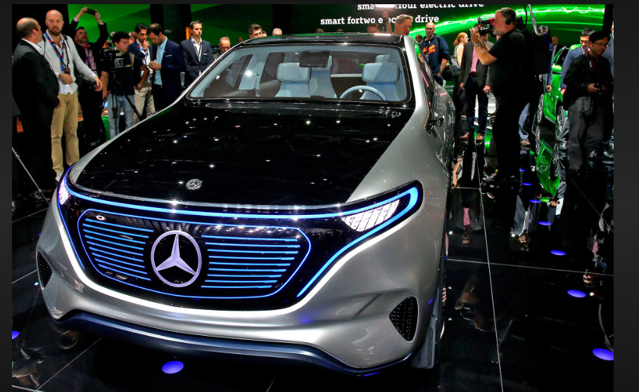 메르세데스 벤츠가 2030년대말까지 엔진차 판매를 계속할 것이라고 밝혔다.