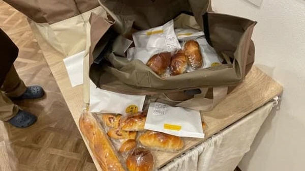 당일 팔리지 않고 남은 빵들. 그대로 자판기로 옮겨 다시 판매된다. / 사진출처 SBS뉴스