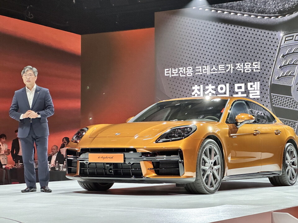 모든 포르쉐는 궁극의 스포츠카, 최신 기능에 더 강력해진 3세대 신형... 엠투데이 모든 포르쉐는 궁극의 스포츠카, 최신 기능에 더 강력해진... 