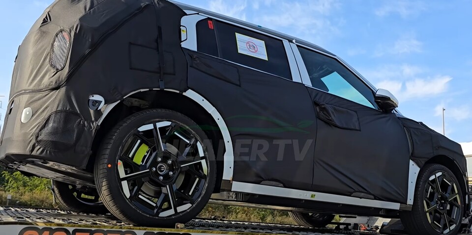 사진 : 기아 EV3 GT 테스트카 (출처=힐러TV)