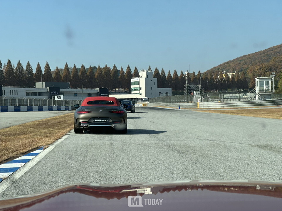 고성능 모델은 그저 즐기면 된다.