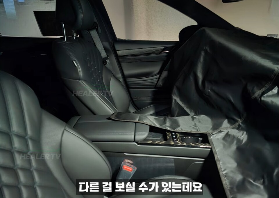 사진 : 제네시스 G80 블랙 테스트카 실내 (출처=힐러TV)