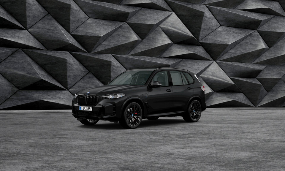 사진 : BMW X5 xDrive50e M 스포츠 프로 인디비주얼 올 블랙 에디션