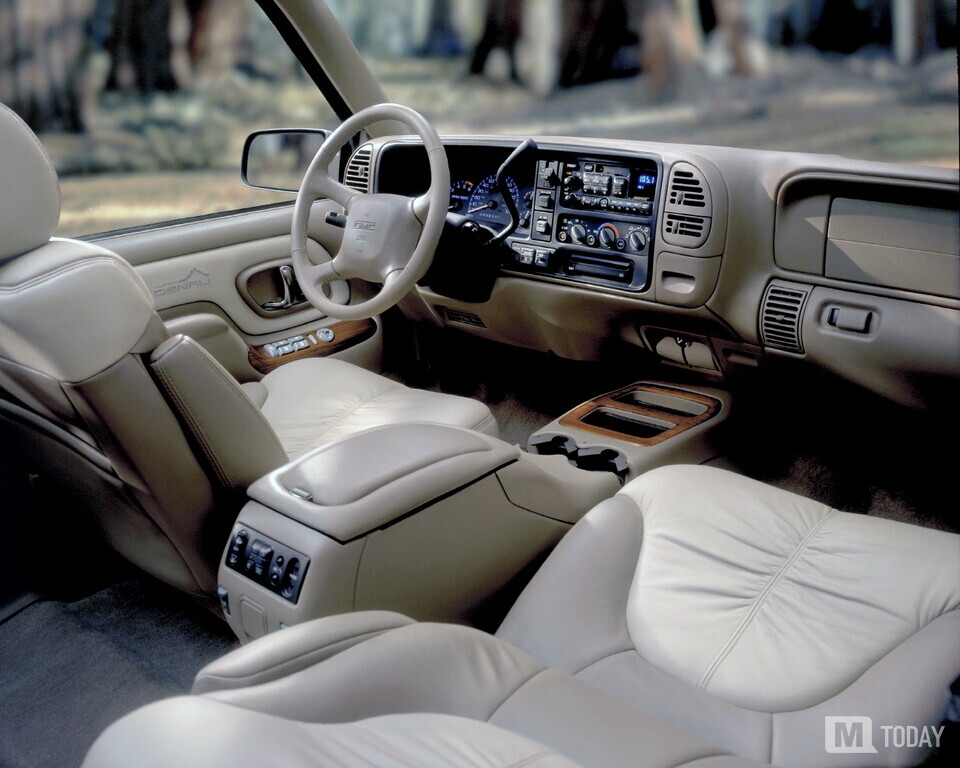 1999 GMC 유콘 XL 드날리(Yukon XL Denali) 실내