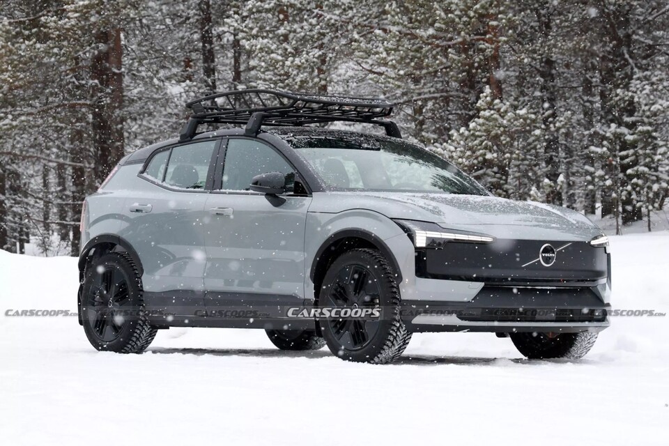 사진 : 볼보 EX30 크로스컨트리 테스트카 (출처=Carscoops)