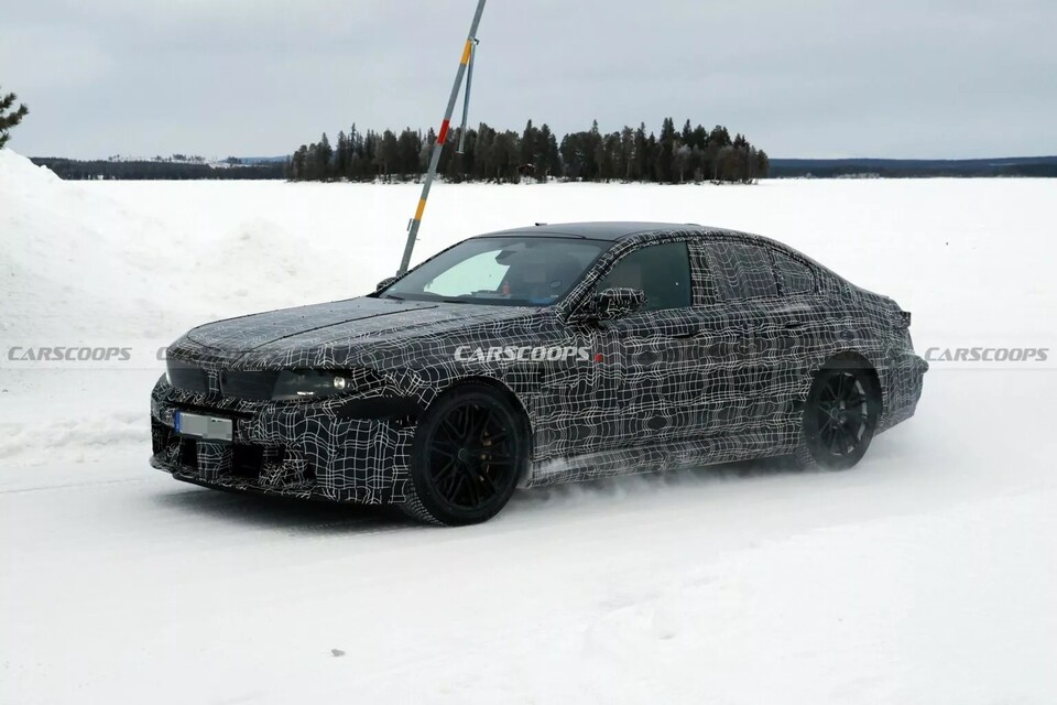 사진 : BMW M5 페이스리프트 테스트카 (출처=Carscoops)