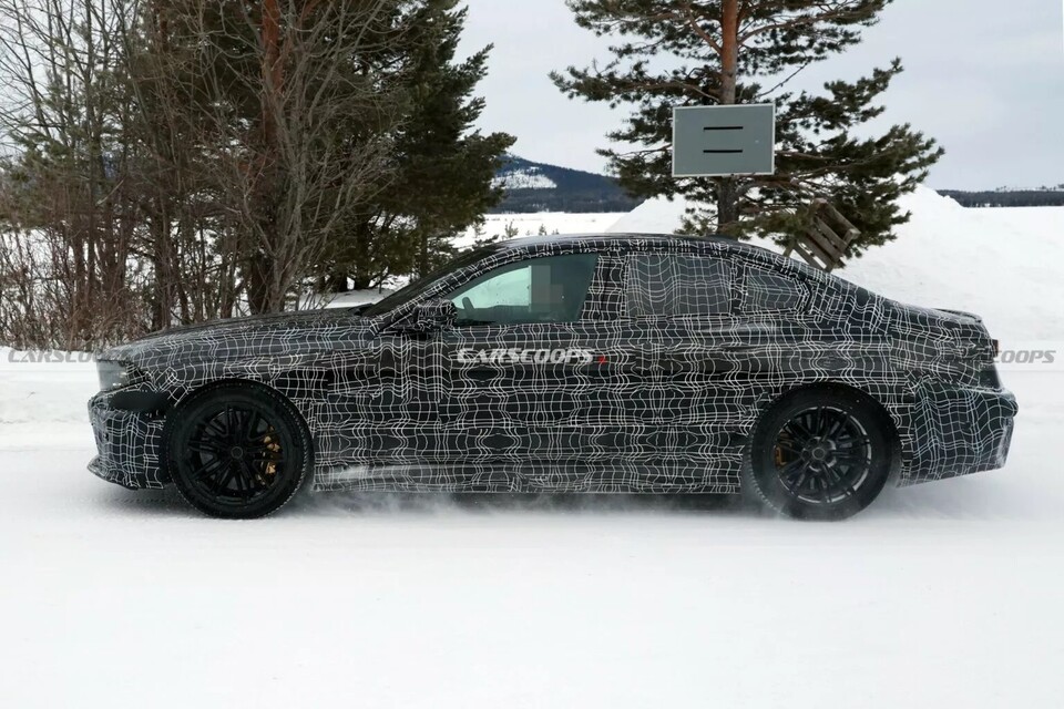 사진 : BMW M5 페이스리프트 테스트카 (출처=Carscoops)