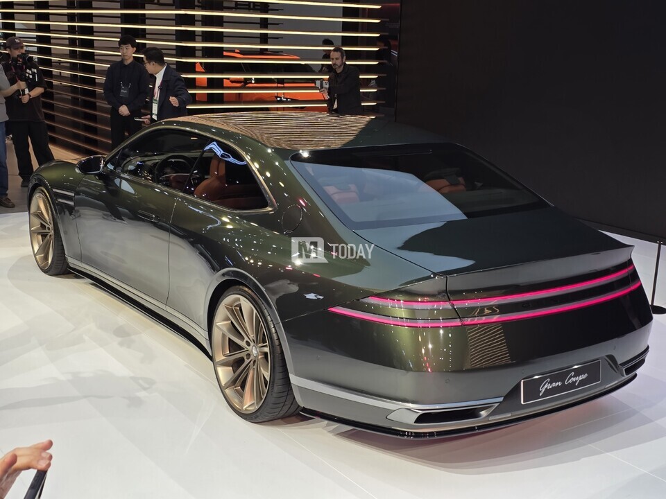 사진 : 2025 서울모빌리티쇼에 전시된 제네시스 엑스 그란 쿠페 콘셉트