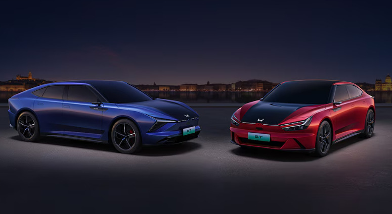동풍 혼다 GT(왼쪽)와 GAC 혼다 GT(오른쪽)