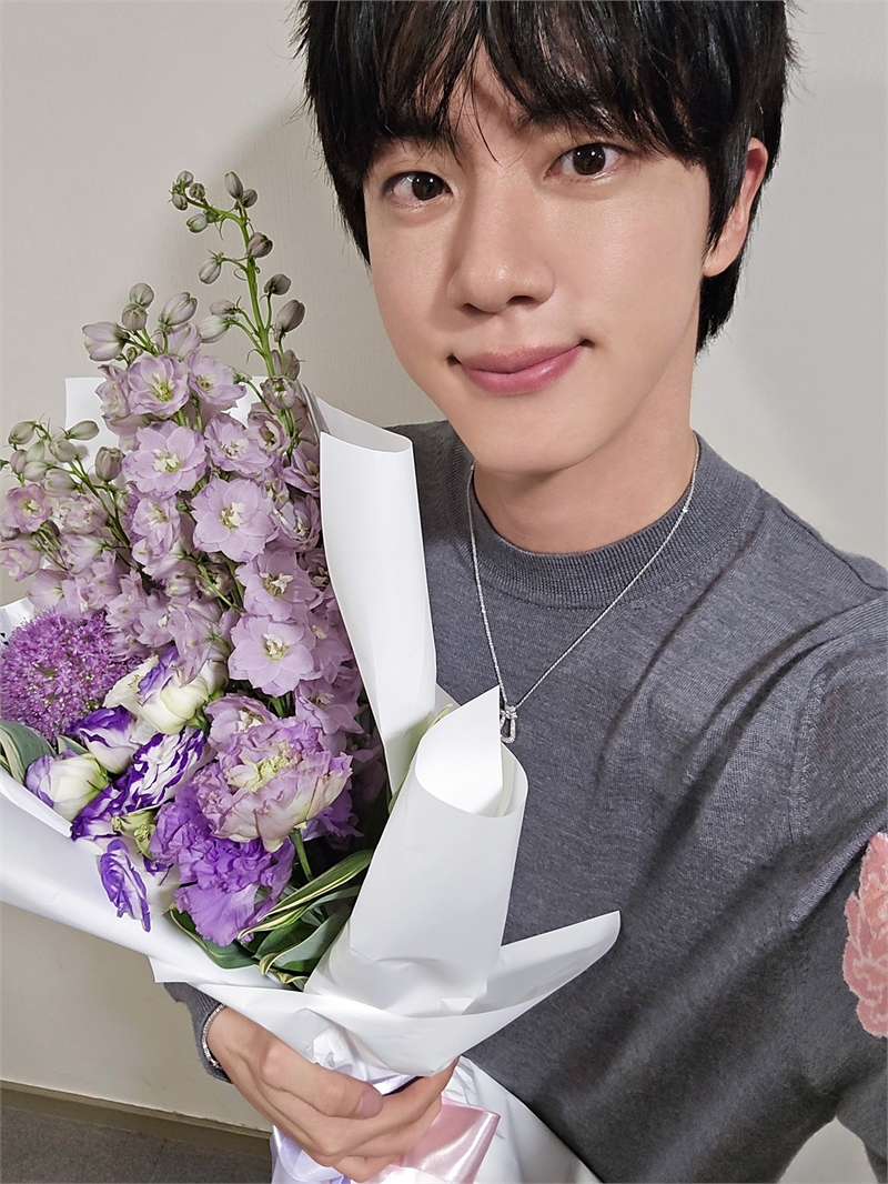 방탄소년단 진 ‘울림(Echo)', 월드와이드 아이튠즈 앨범·송 TOP 1위 등극
