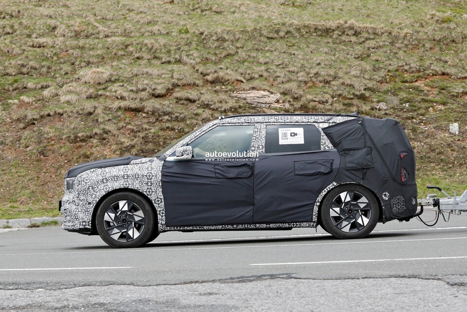 사진 : 기아 셀토스 풀체인지 테스트카 (출처=Autoevolution)