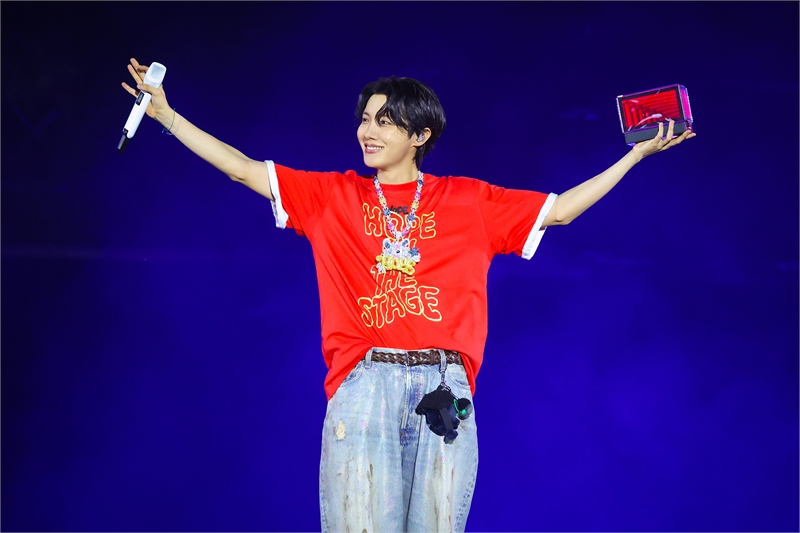 photo by BIGHIT MUSIC