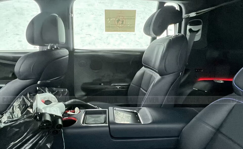 사진 : 제네시스 GV90 테스트카 (출처=CarandDriver)