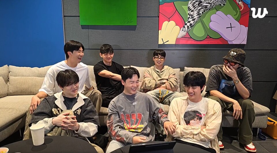 photo by Weverse