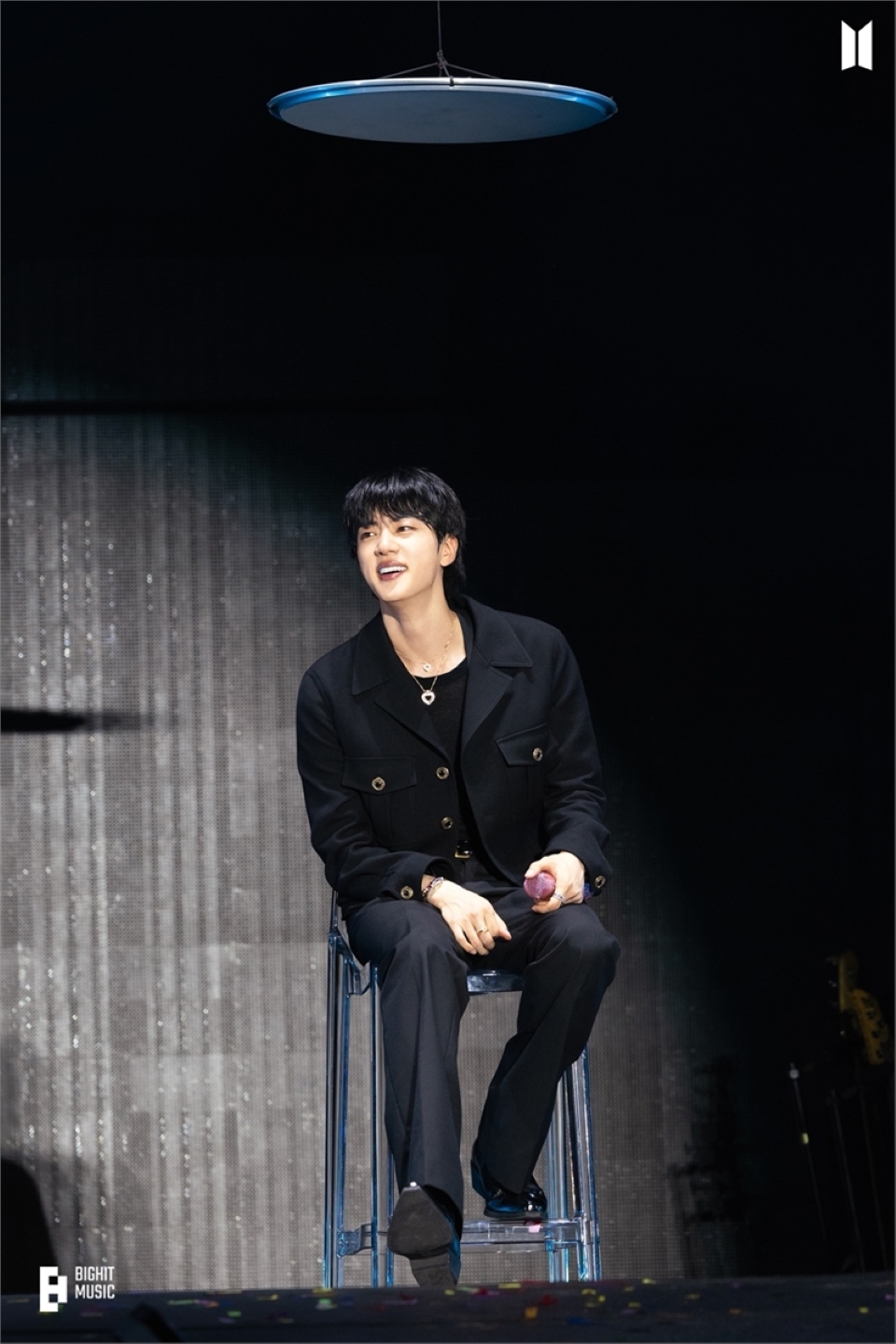 BTSジンが日本征服！ソロアルバムとコンサートで驚異の記録更新