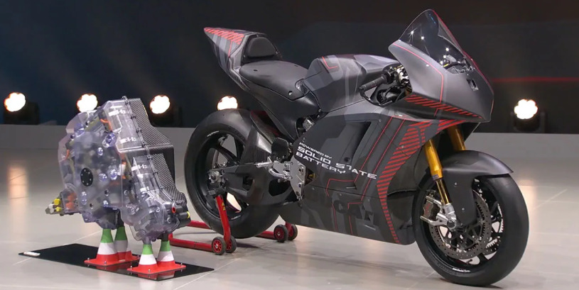 폭스바겐그룹이 전고체배터리를 탑재한 듀카티 모터싸이클 시연에 성공했다.