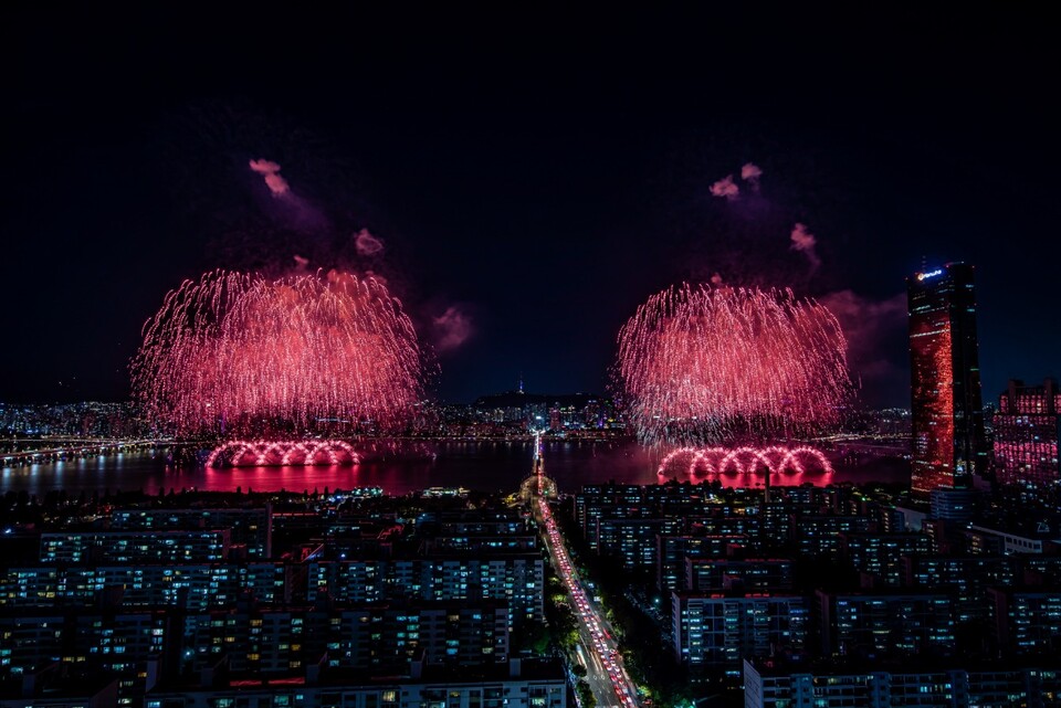 2024년 한화와 함께하는 서울세계불꽃축제에서 선보인 ㈜한화의 불꽃
